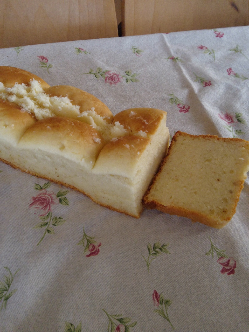 Pão macio sem glúten cortado