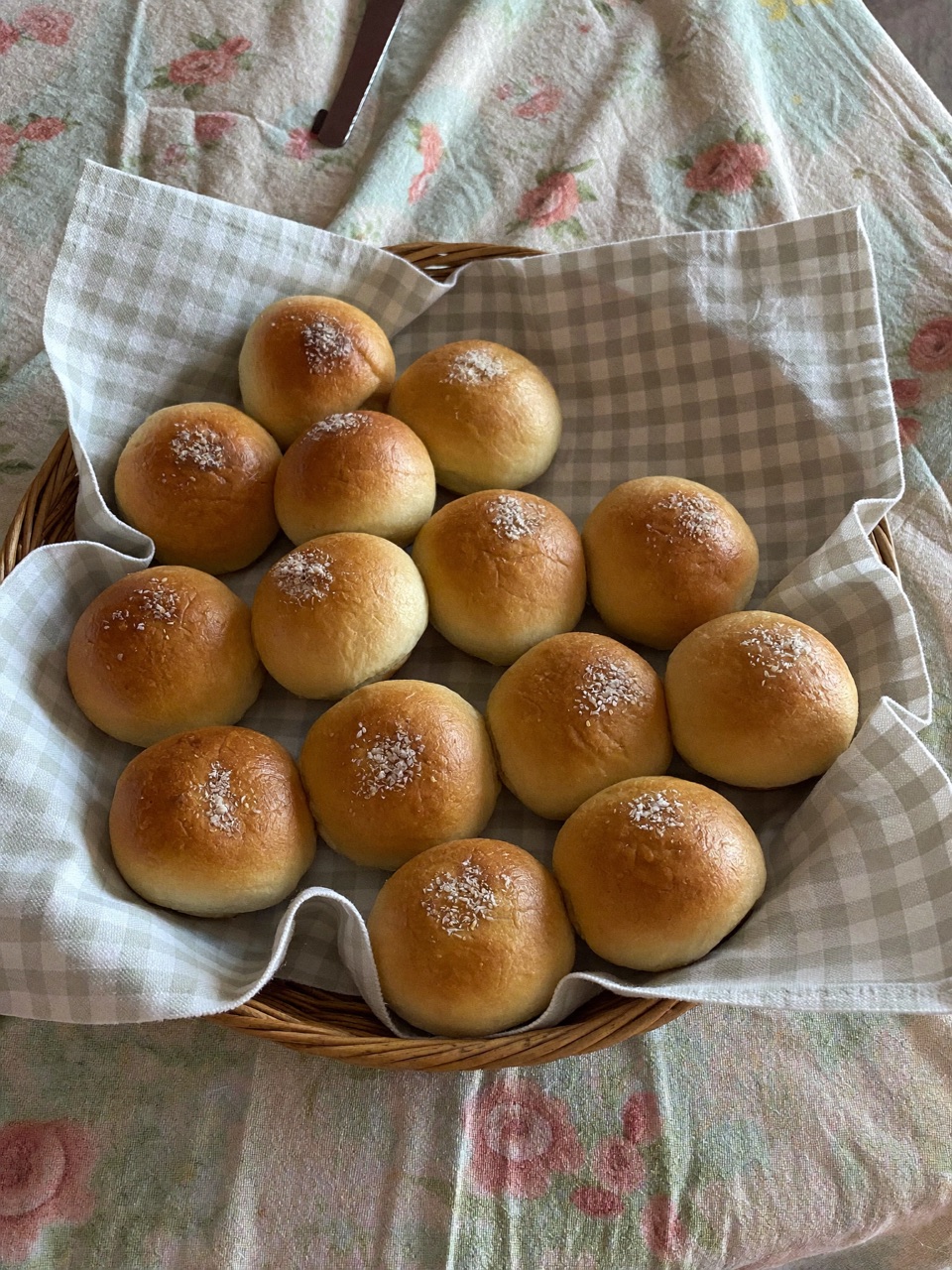 Pão sem glúten na mesa da família
